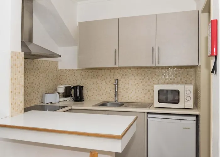 Maresia Αλμπουφέιρα